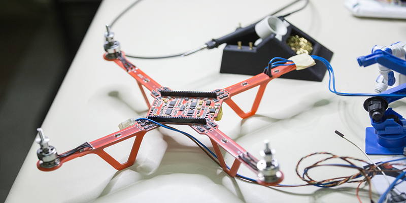 無(wú)人機(jī)核心組件精密PCBA制造：SMT貼片/PCBA工藝的技術(shù)革新